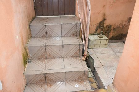Casa para alugar com 80m², 3 quartos e sem vagaEscada 2