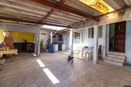 Casa à venda com 294m², 2 quartos e 1 vagaQuintal