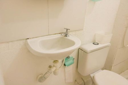 Apartamento à venda com 57m², 2 quartos e 1 vaga Apartamento à venda com 57m², 2 quartos e 1 vagaBanheiro