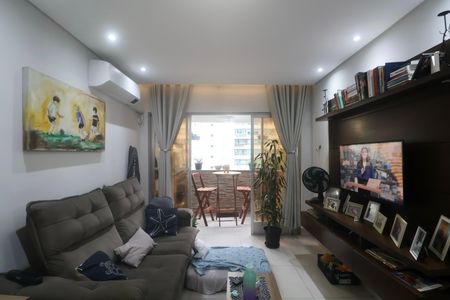 Apartamento para alugar com 74m², 2 quartos e 1 vaga Apartamento para alugar com 74m², 2 quartos e 1 vagaSala