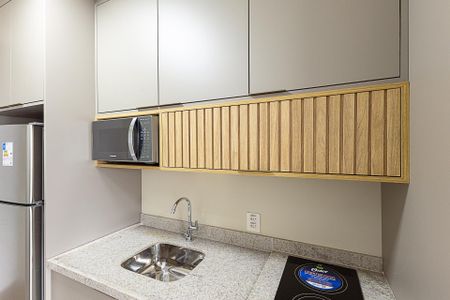Cozinha de kitnet/studio para alugar com 1 quarto, 26m² em Indianópolis, São Paulo
