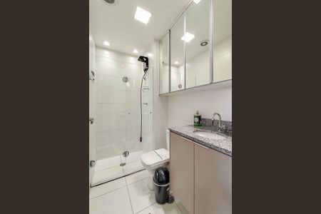Banheiro de apartamento para alugar com 1 quarto, 39m² em Santo Amaro, São Paulo