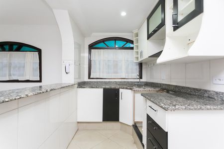 Casa à venda com 120m², 3 quartos e 3 vagas Casa à venda com 120m², 3 quartos e 3 vagasCozinha