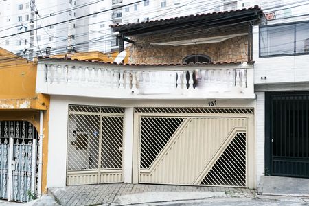 Casa à venda com 120m², 3 quartos e 3 vagas Casa à venda com 120m², 3 quartos e 3 vagasFachada