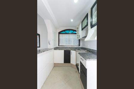 Casa à venda com 120m², 3 quartos e 3 vagas Casa à venda com 120m², 3 quartos e 3 vagasCozinha