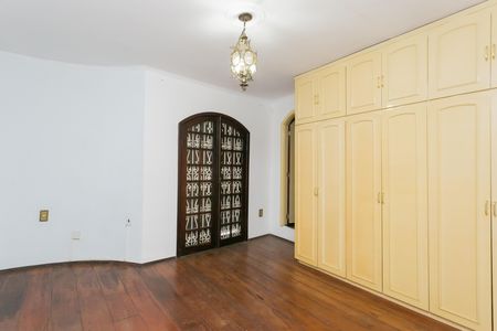 Casa à venda com 120m², 3 quartos e 3 vagas Casa à venda com 120m², 3 quartos e 3 vagasSuíte