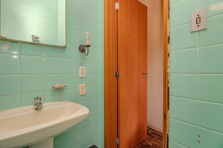 Casa à venda com 95m², 2 quartos e 2 vagas Casa à venda com 95m², 2 quartos e 2 vagasBanheiro
