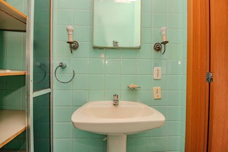Casa à venda com 95m², 2 quartos e 2 vagas Casa à venda com 95m², 2 quartos e 2 vagasBanheiro