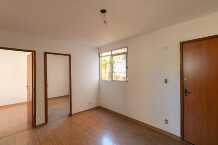 Apartamento à venda com 2 quartos, 43m² em São João Batista, Belo Horizonte