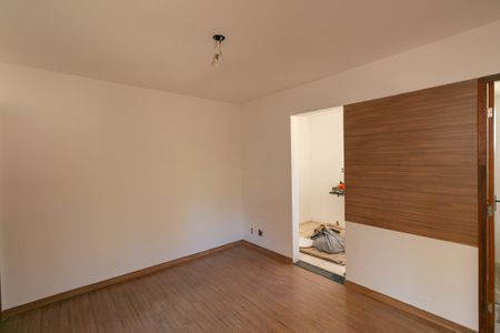 Apartamento à venda com 2 quartos, 43m² em São João Batista, Belo Horizonte