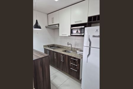 Cozinha de apartamento para alugar com 1 quarto, 43m² em Campo Belo, São Paulo