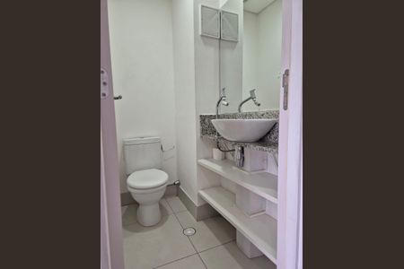 Banheiro de apartamento para alugar com 1 quarto, 43m² em Campo Belo, São Paulo