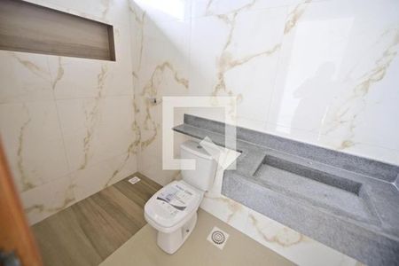 Casa à venda com 87m², 3 quartos e 2 vagasBanheiro