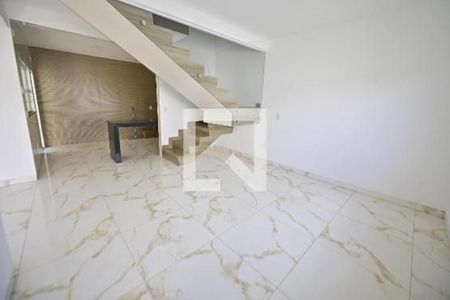 Casa à venda com 87m², 3 quartos e 2 vagasSala