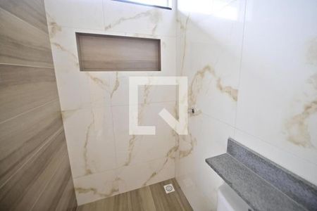 Casa à venda com 87m², 3 quartos e 2 vagasBanheiro 