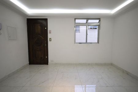 Sala de apartamento para alugar com 2 quartos, 57m² em Vila Camilópolis, Santo André