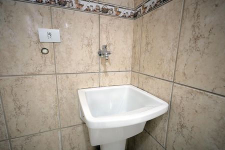 Apartamento para alugar com 57m², 2 quartos e 1 vaga Apartamento para alugar com 57m², 2 quartos e 1 vagaCozinha e Área de Serviço