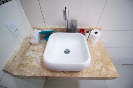 Casa de condomínio para alugar com 98m², 2 quartos e 6 vagas Casa de condomínio para alugar com 98m², 2 quartos e 6 vagasBanheiro da Suíte