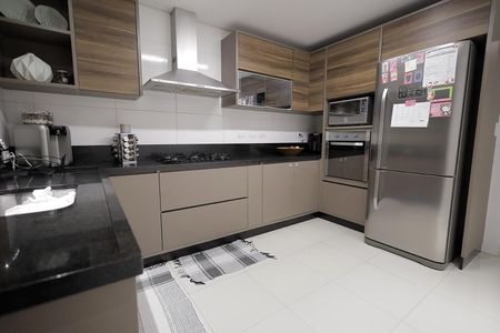 Casa à venda com 160m², 3 quartos e 2 vagas Casa à venda com 160m², 3 quartos e 2 vagasCozinha
