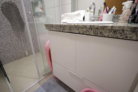 Casa à venda com 160m², 3 quartos e 2 vagas Casa à venda com 160m², 3 quartos e 2 vagasBanheiro 2