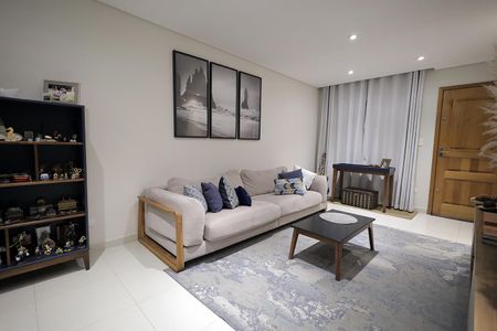 Casa à venda com 160m², 3 quartos e 2 vagas Casa à venda com 160m², 3 quartos e 2 vagasSala