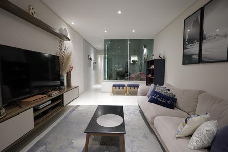 Casa à venda com 160m², 3 quartos e 2 vagas Casa à venda com 160m², 3 quartos e 2 vagasSala