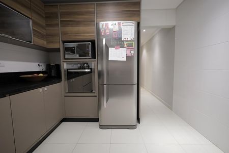 Casa à venda com 160m², 3 quartos e 2 vagas Casa à venda com 160m², 3 quartos e 2 vagasCozinha