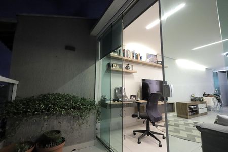 Casa à venda com 160m², 3 quartos e 2 vagas Casa à venda com 160m², 3 quartos e 2 vagasSacada