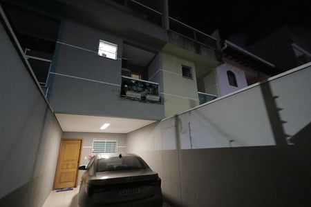 Casa à venda com 160m², 3 quartos e 2 vagas Casa à venda com 160m², 3 quartos e 2 vagasFachada