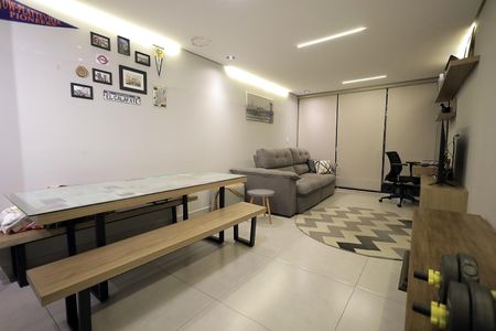 Casa à venda com 160m², 3 quartos e 2 vagas Casa à venda com 160m², 3 quartos e 2 vagasSala Cobertura