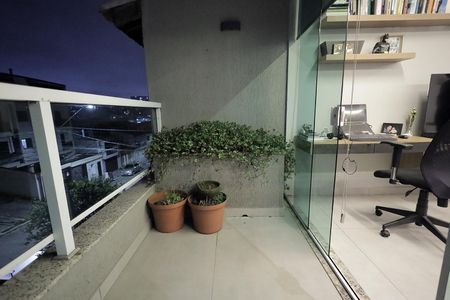 Casa à venda com 160m², 3 quartos e 2 vagas Casa à venda com 160m², 3 quartos e 2 vagasSacada