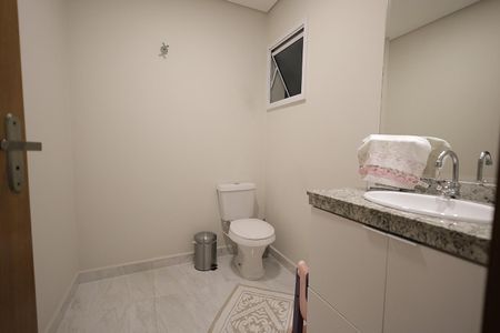 Casa à venda com 160m², 3 quartos e 2 vagas Casa à venda com 160m², 3 quartos e 2 vagasBanheiro