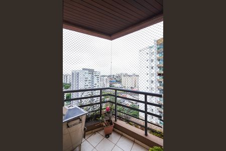 Apartamento para alugar com 250m², 3 quartos e 4 vagas