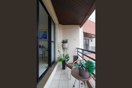 Apartamento para alugar com 250m², 3 quartos e 4 vagas