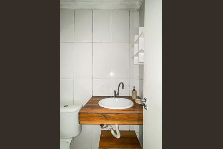 Casa para alugar com 130m², 2 quartos e 1 vaga Casa para alugar com 130m², 2 quartos e 1 vagaBanheiro