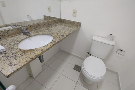 Apartamento à venda com 96m², 4 quartos e 2 vagas Apartamento à venda com 96m², 4 quartos e 2 vagasBanheiro da Suíte