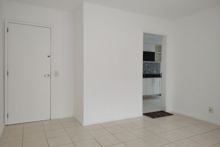 Apartamento à venda com 96m², 4 quartos e 2 vagas Apartamento à venda com 96m², 4 quartos e 2 vagasSala