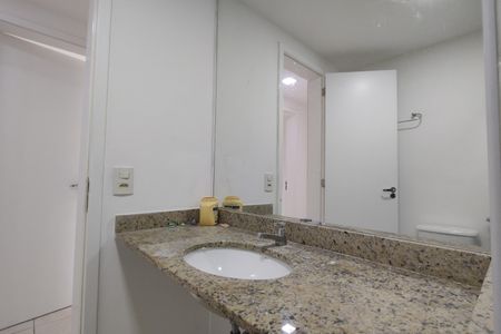 Apartamento à venda com 96m², 4 quartos e 2 vagas Apartamento à venda com 96m², 4 quartos e 2 vagasBanheiro Social