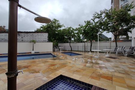 Apartamento à venda com 96m², 4 quartos e 2 vagas Apartamento à venda com 96m², 4 quartos e 2 vagasÁrea comum - Piscina