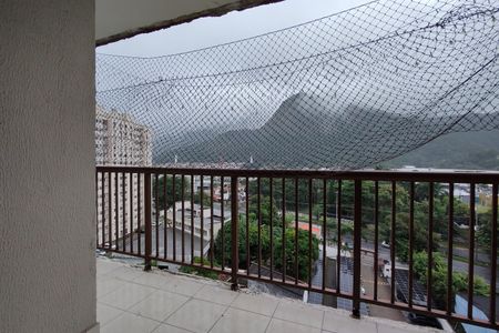 Apartamento à venda com 96m², 4 quartos e 2 vagas Apartamento à venda com 96m², 4 quartos e 2 vagasVaranda