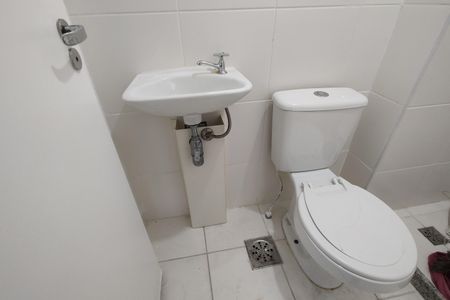Apartamento à venda com 96m², 4 quartos e 2 vagas Apartamento à venda com 96m², 4 quartos e 2 vagasBanheiro de serviço