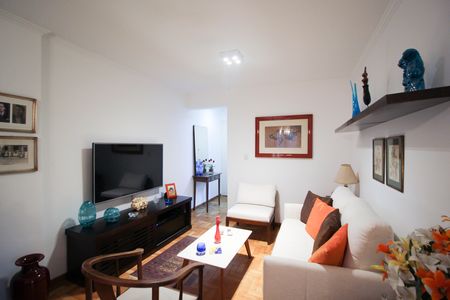 Apartamento à venda com 74m², 2 quartos e 1 vaga