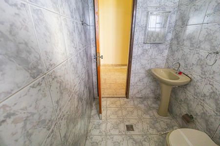 Casa para alugar com 1120m², 3 quartos e 2 vagas Casa para alugar com 1120m², 3 quartos e 2 vagasBanheiro social