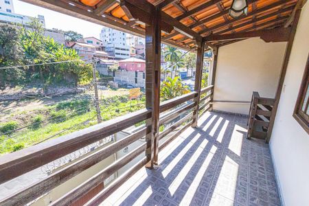 Casa para alugar com 1120m², 3 quartos e 2 vagas Casa para alugar com 1120m², 3 quartos e 2 vagasVaranda