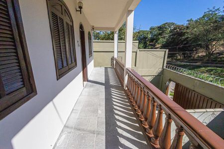 Casa para alugar com 110m², 3 quartos e 2 vagas Casa para alugar com 110m², 3 quartos e 2 vagasvaranda