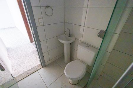 Casa para alugar com 110m², 3 quartos e 2 vagas Casa para alugar com 110m², 3 quartos e 2 vagasBanheiro social