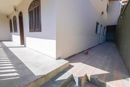 Casa para alugar com 110m², 3 quartos e 2 vagas Casa para alugar com 110m², 3 quartos e 2 vagasCorredor