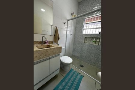Banheiro de casa para alugar com 2 quartos, 136m² em Vila Caiçara, Praia Grande