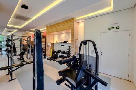 Apartamento à venda com 167m², 3 quartos e 3 vagas Apartamento à venda com 167m², 3 quartos e 3 vagasÁrea comum - Academia