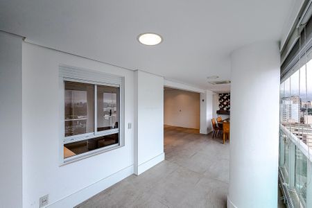 Apartamento à venda com 167m², 3 quartos e 3 vagas Apartamento à venda com 167m², 3 quartos e 3 vagasVaranda da Sala